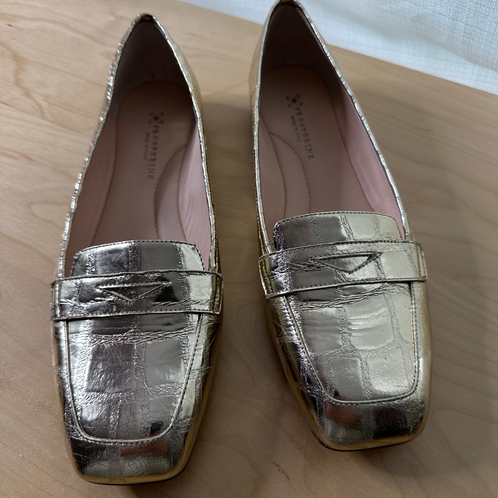Lavorazione Artigiana Shiny Gold Embossed Loafers size 37